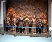 博物馆雕塑中的不锈钢人物雕塑，展馆场景复原的历史题材